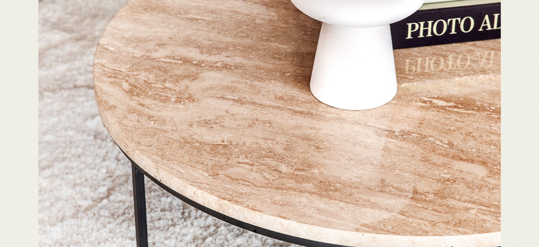 Inspiration GISELLE Couchtische Beige / Schwarz Travertin / Metall