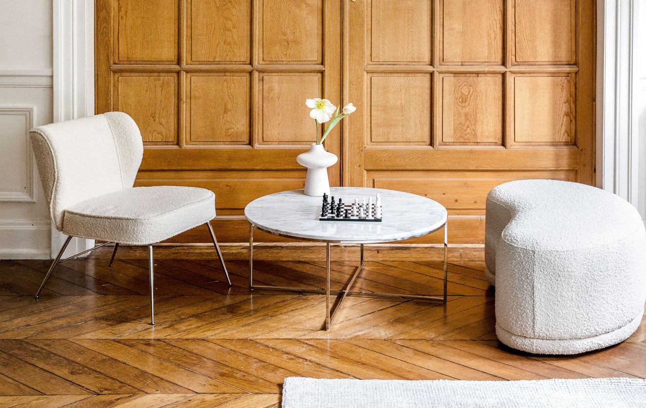 Inspiration WAYNE Lounge Sessel Weiß / Silber Locken / Metall