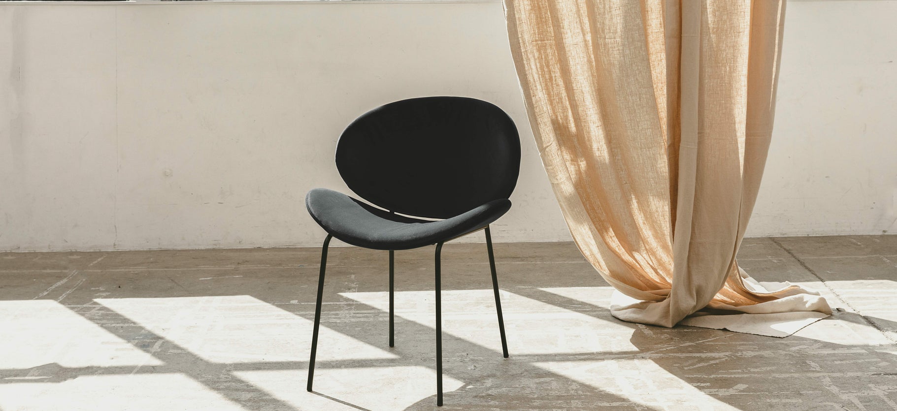 Inspiration RIDDLER Dining chairs Noir Velours / Métal