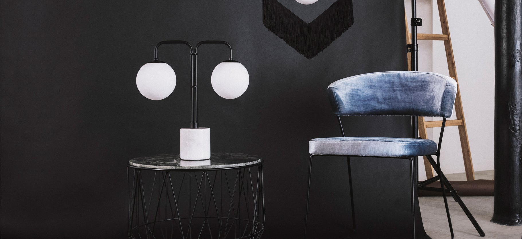 Inspiration QUEEN B Tischlampen Weiß / Schwarz Metall / Marmor