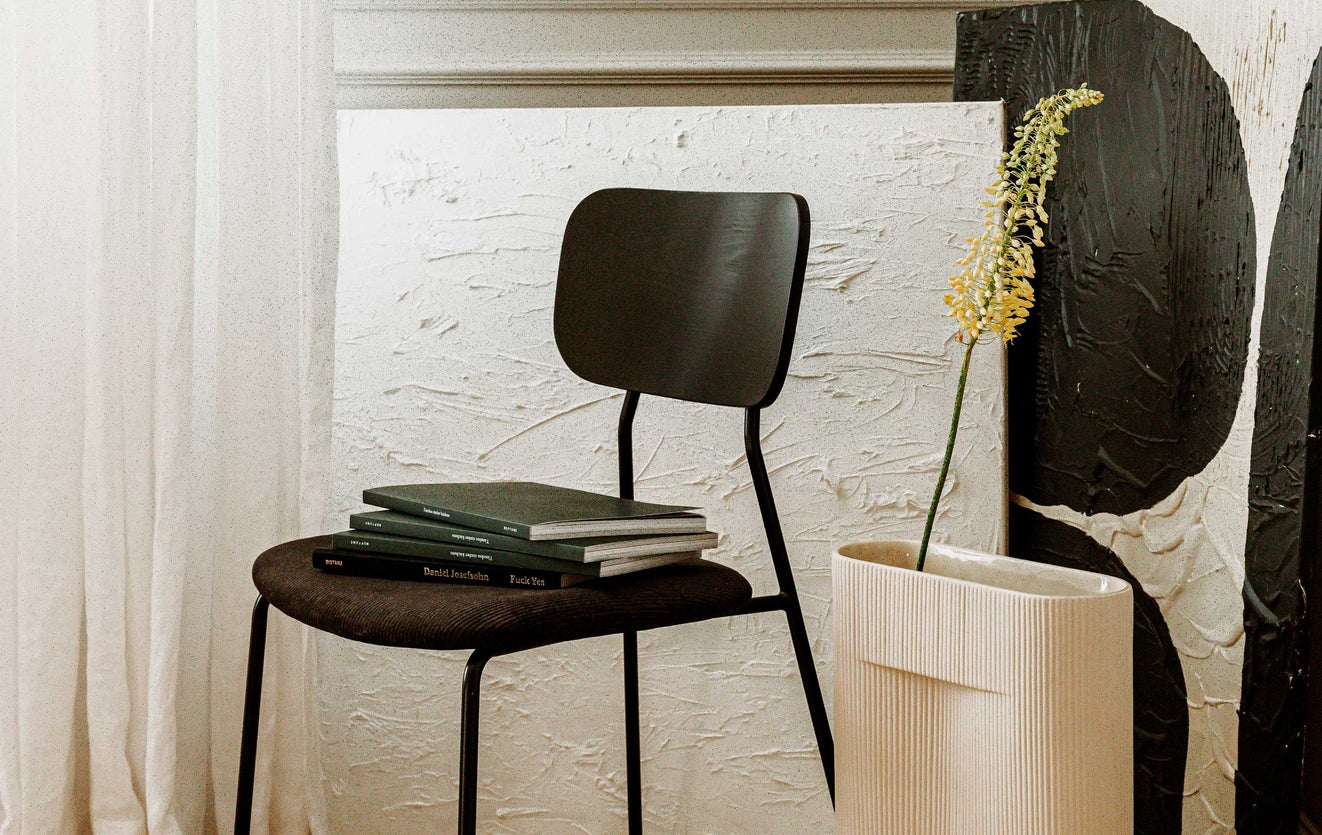 Inspiration EERO Chaises de salle à manger Noir Velours / Bois / Métal