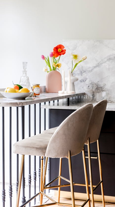 Inspiration BANE Bar Stools Taupe / Black Velvet / Metal