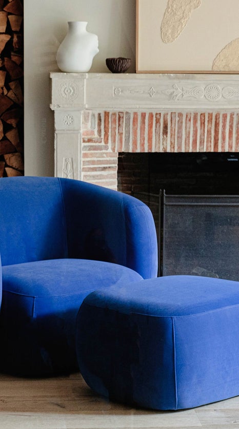 Inspiration VOLTA Hocker & Poufs Elektrischblau Samt / Holz