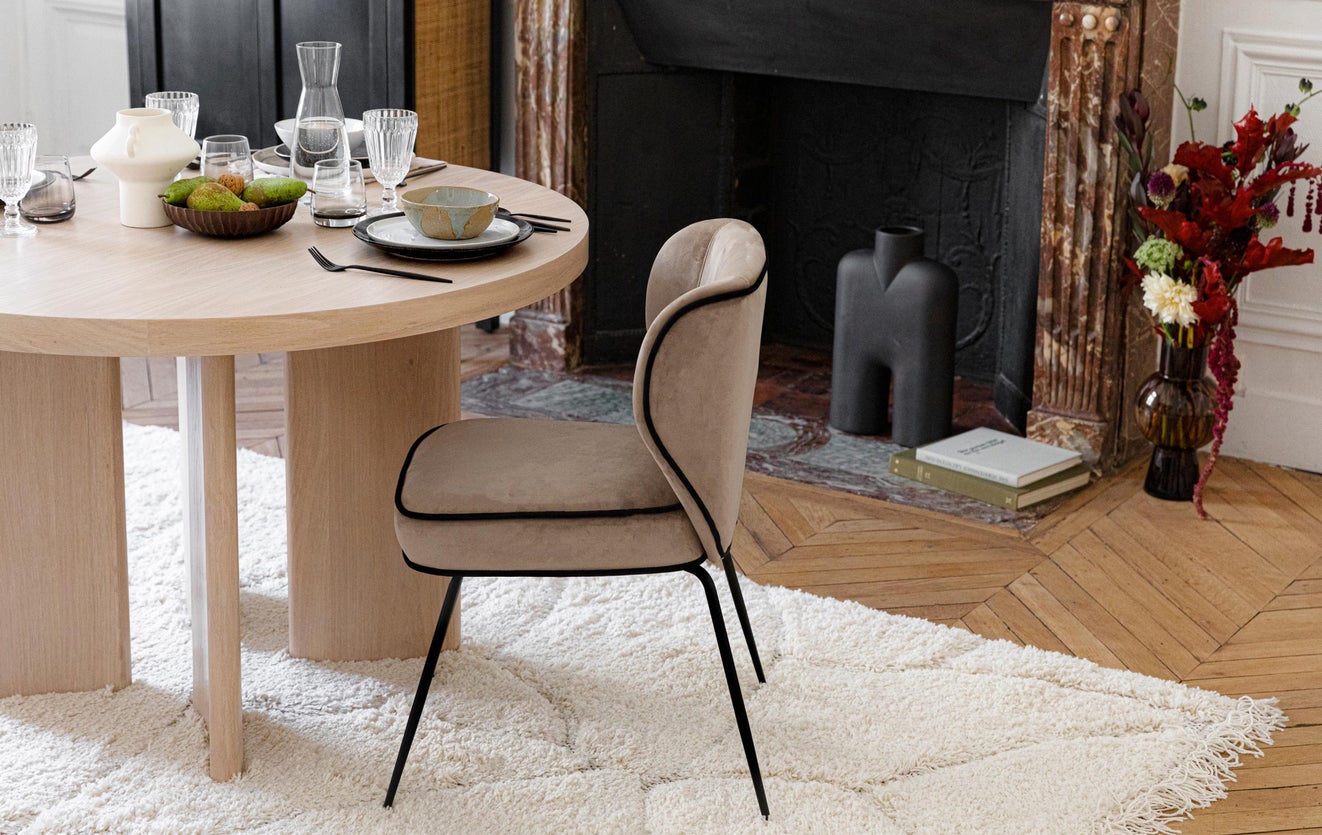 Inspiration WAYNE Chaises de salle à manger Taupe / Noir Velours / Acier