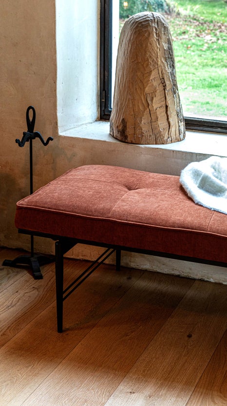 Inspiration EMERY Sitzbänke Terra di mattone / Schwarz Samt / Metall