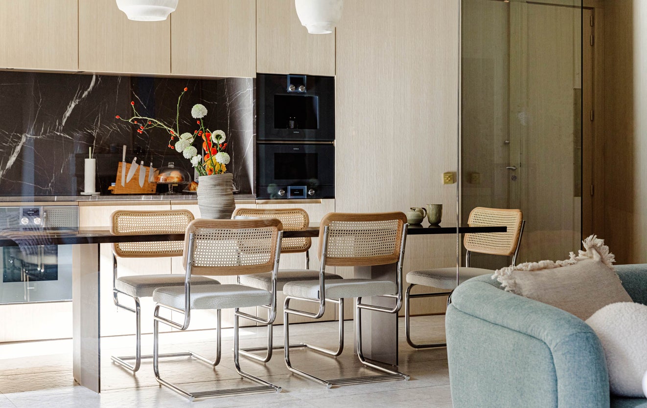 Inspiration UBERTO Chaises de salle à manger Blanc / Argenté / Bois Bouclette / Métal / Bois