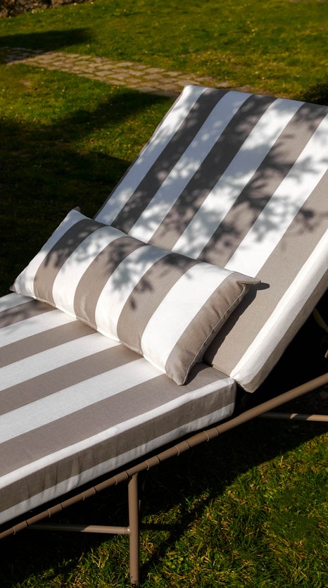 Inspiration BEL AIR Chaise longue da giardino Bianco / Talpa Tessuto impermeabile / Metallo