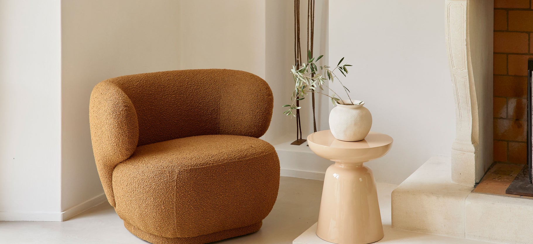 Inspiration GIULIA Armchairs Brown Curly / Wood