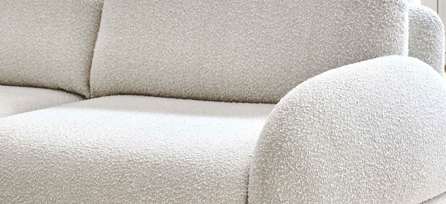 3-Sitzer Sofa - Bouclé Stoff in Oatmeal Weiß - NV GALLERY - MASSAO