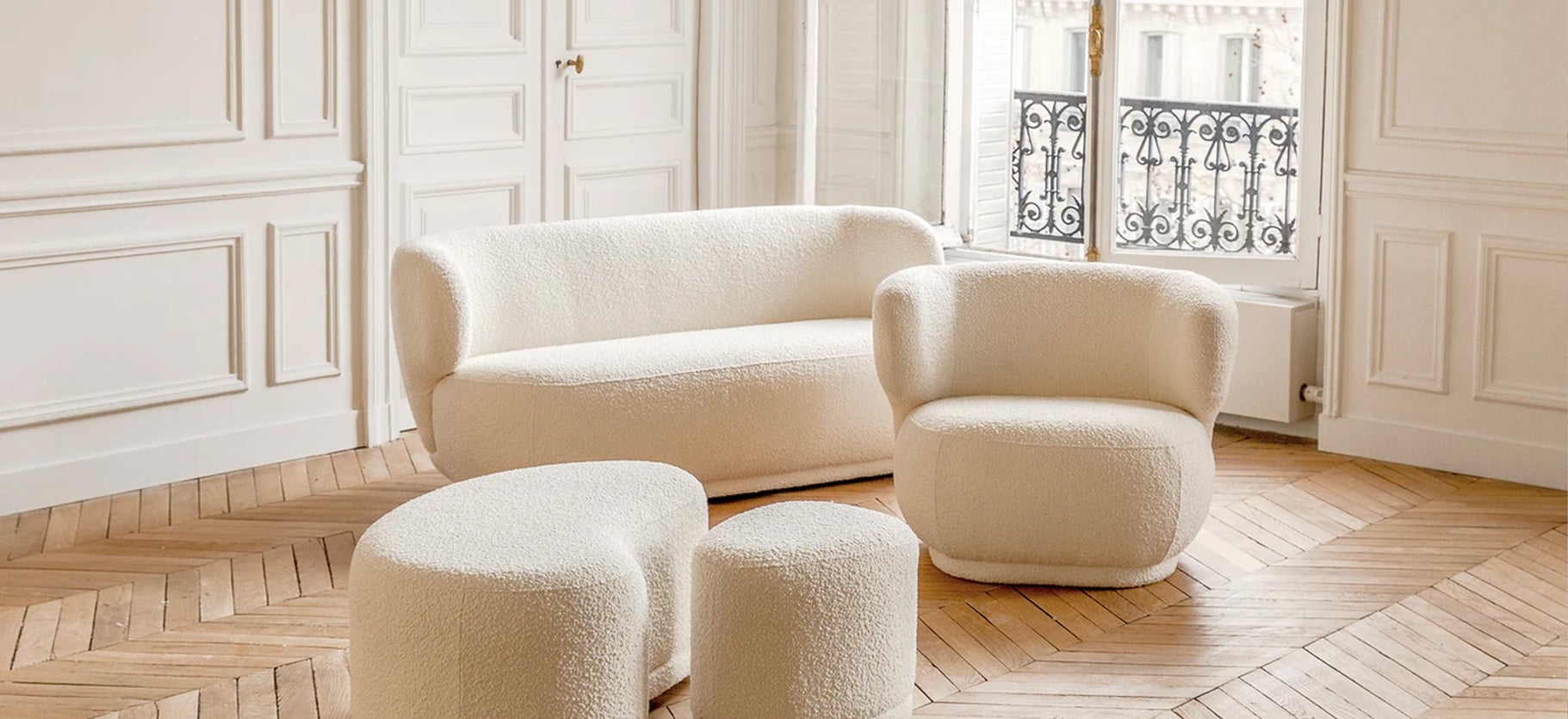 Inspiration GIULIA 2-Sitzer Sofas Weiß Bouclé / Holz